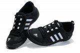 Adidas阿迪三叶草清风跑步鞋 2011新款潮流黑白 情侣
