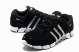 Adidas阿迪毛毛虫跑鞋 2012新款四代反毛皮黑白 男