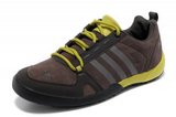 Adidas阿迪户外跑鞋 20998徒步棕黄 男女