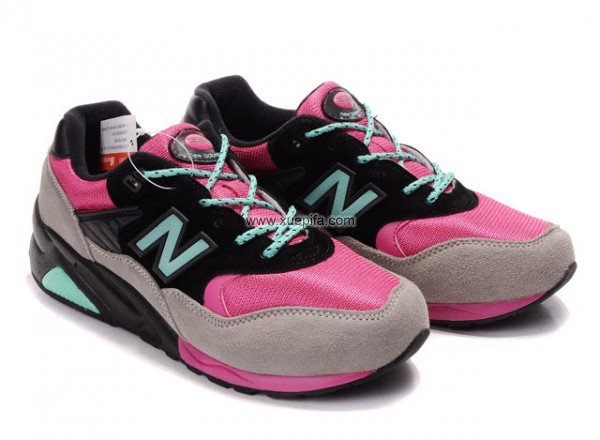 NewBalance新百伦580跑步鞋 灰黑粉红 情侣