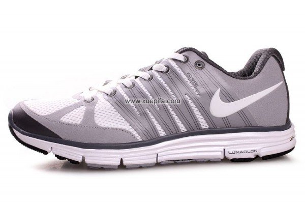 Nike耐克登月跑鞋 2011新款二代加强版灰白 男