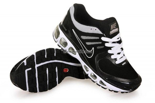 Nike耐克Air max跑鞋 2010网面 黑白 男
