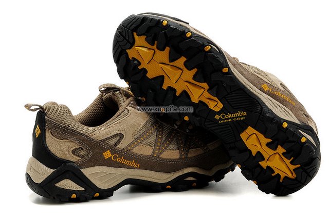 哥伦比亚登山鞋 卡其色 男