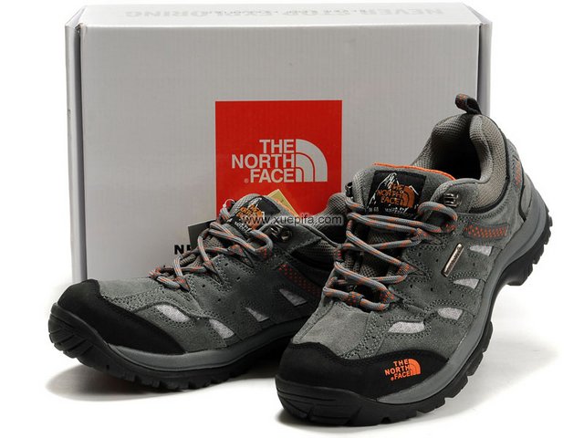 北脸登山鞋 防水标灰色 男