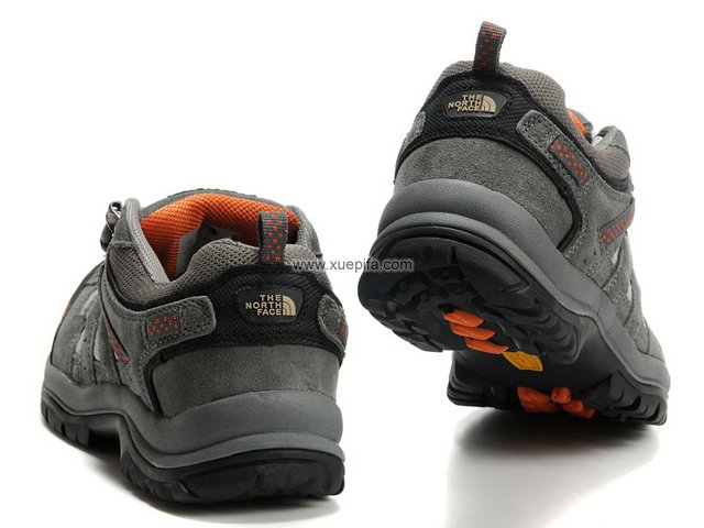 北脸登山鞋 防水标灰色 男
