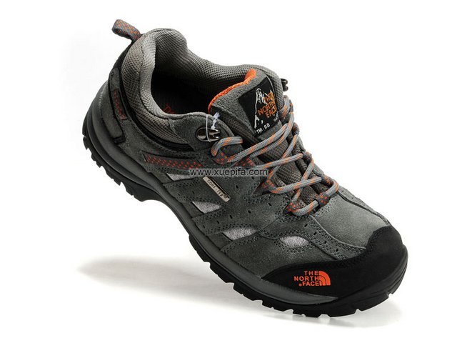 北脸登山鞋 防水标灰色 男