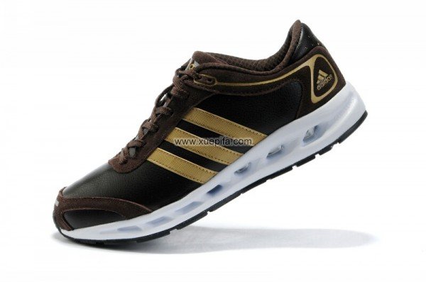 Adidas阿迪阴阳跑鞋 2011冬季爆款清风避震黑金 男