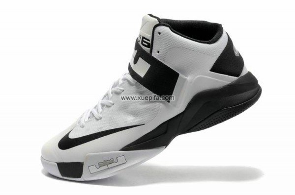 Nike耐克詹姆斯篮球鞋 士兵6代白黑 男