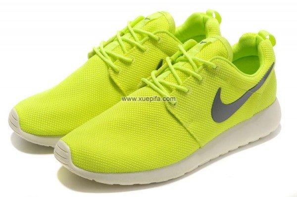 Nike耐克轻跑鞋 运动休闲轻便生活闪电黄 男