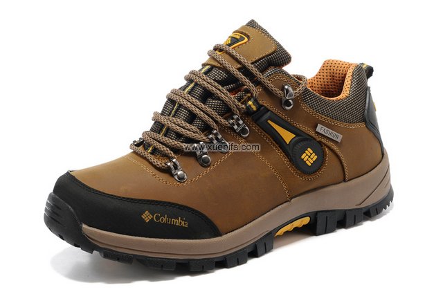 哥伦比亚登山鞋 2012新款疯马皮卡其 男
