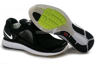 Nike耐克登月跑鞋 2010新款科技4代黑白 男