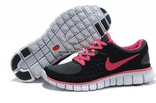 Nike耐克赤足跑鞋 2011新款free run 黑桃红 女