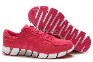 Adidas阿迪毛毛虫跑鞋 2011新款反毛皮红白色 女