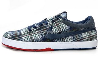 Nike耐克开拓者 2012新款滑板鞋细格子 男